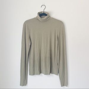 NA-KD Long Sleeve Turtleneck Top in Olive/Sage Green